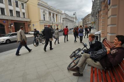 Москва. Пешеходная зона на Мясницкой улице.