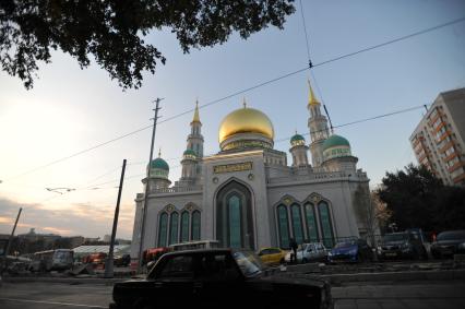 Москва. Московская соборная мечеть после полной реконструкции на Проспекте Мира.