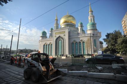 Москва. Московская соборная мечеть после полной реконструкции на Проспекте Мира.