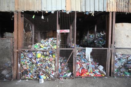 Ставрополь. Пластиковый мусор на городской свалке.