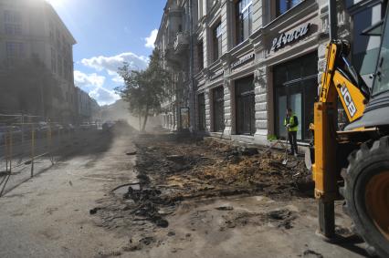 Москва.  Дорожные работы на улице Неглинная.