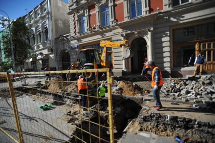 Москва.  Дорожные работы на улице Неглинная.