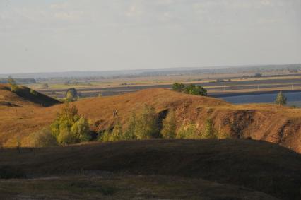 Рязанская область. Константиново.  Высокий берег реки Оки, где прошел Всероссийский есенинский праздник поэзии `Звени, звени, златая Русь!`.