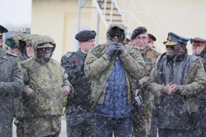 Тула. Иностранные военные атташе попали под первый снег во время проведения Общероссийского общественно-патриотического проекта `Оружейная Россия`.