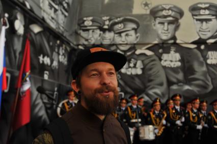 Москва. Художник Максим Торопов на открытии арт-проекта граффити на фасадах зданий с изображением Героев Великой Отечественной войны, приуроченного к началу Первого оборонительного этапа Битвы за Москву в 1941 году.