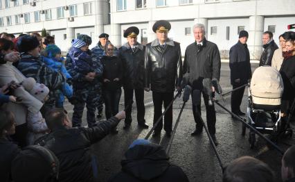 Москва. Слева направо: начальник ГУ МВД России по Москве Анатолий Якунин, министр внутренних дел РФ Владимир Колокольцев и мэр Москвы Сергей Собянин во время осмотра городка ОМОН в районе Строгино.