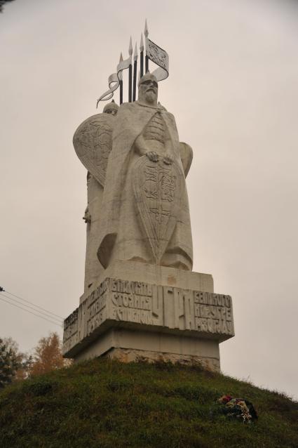 Калужская область.  Автомобильная экскурсия  `В город N`. Памятник `Стояние на Угре 1480`.