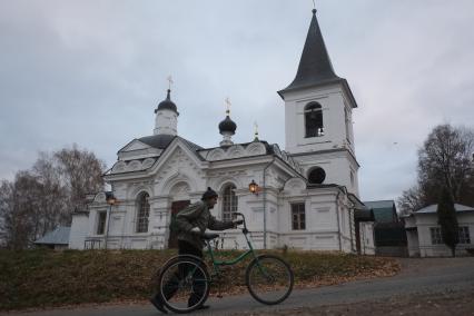 г.Таруса. Храм Воскресения Христова (Воскресенская церковь) на Воскресенской горе.