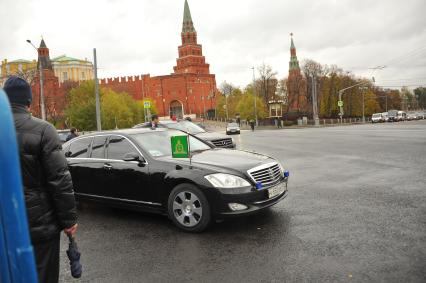 Москва. Кортеж патриарха Московского и всея Руси Кирилла во время церемонии открытия закладного камня на месте установки памятника святому равноапостольному князю Владимиру на Боровицкой площади.