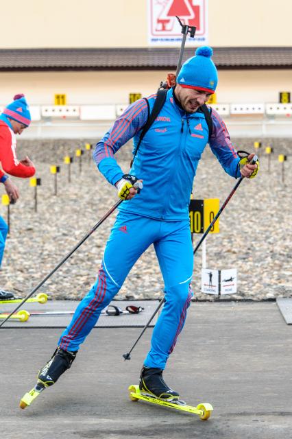 Московская область, г. Пересвет. Олимпийский чемпион в биатлоне Антон Шипулин на открытии первого в области биатлонного комплекса в центре спортивной подготовки `Пересвет`.