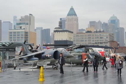 США. Нью-Йорк. Военный музей Intrepid Sea, Air & Space Museum.