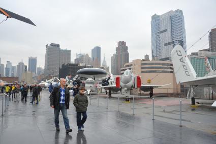 США. Нью-Йорк. Военный музей Intrepid Sea, Air & Space Museum.