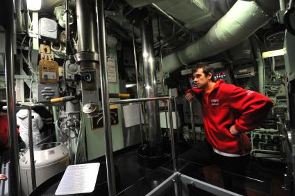 США. Нью-Йорк. Военный музей Intrepid Sea, Air & Space Museum.  Американская одводная лодка USS Growler (SSG-577).