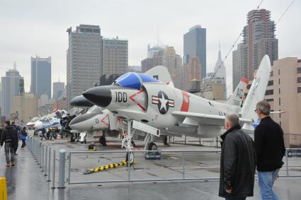 США. Нью-Йорк. Военный музей Intrepid Sea, Air & Space Museum.