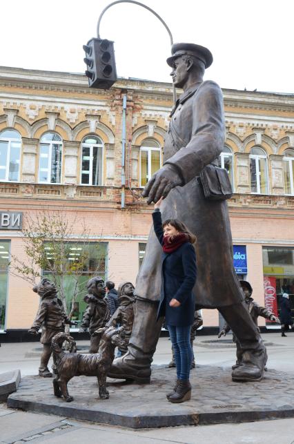 Самара. Памятник в честь литературного героя Дяди Степы установлен на Ленинградской улице.