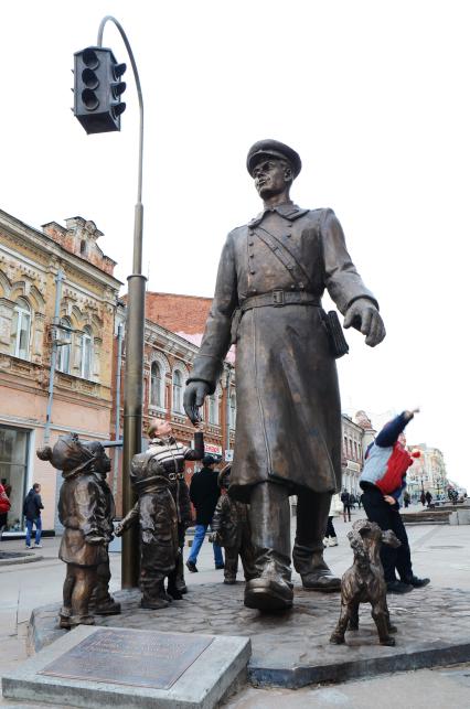 Самара. Памятник в честь литературного героя Дяди Степы установлен на Ленинградской улице.