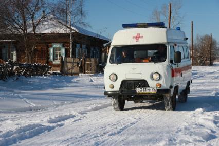 Алтайский край. Автомобиль Скорой помощи в селе Большая Речка.