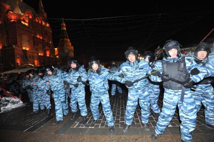 Москва. Митинг в поддержку оппозиционера Алексея Навального, приговоренного в 3,5 годам условно по `Делу Ив Роше`, прошел на Манежной площади.