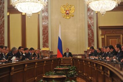 Москва. Председатель правительства РФ Дмитрий Медведев во время заседания правительства.