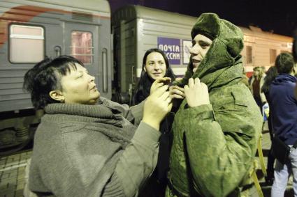Ставрополь. Призывники на вокзале перед отправкой к месту службы.