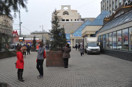 Москва.  Торговый центр `Пирамида` на Тверской улице.