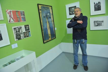 Москва. Фотограф и журналист Юрий Рост на открытии выставки `Отоваренная мечта` в Мультимедиа Арт Музее.
