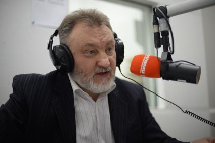 Москва. Заместитель главного редактора КП Николай Ефимович на радиостанции `Комсомольская правда`.