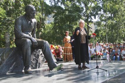 Барнаул. Актриса Римма Маркова на открытии Шукшинских чтений.