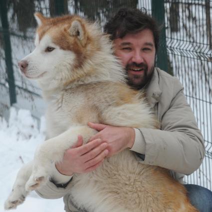 Москва. В парк `Сокольники` привезли 30 хасок из карельского детского лагеря `Большое приключение`. Путешественник и организатор лагеря Матвей Шпаро.