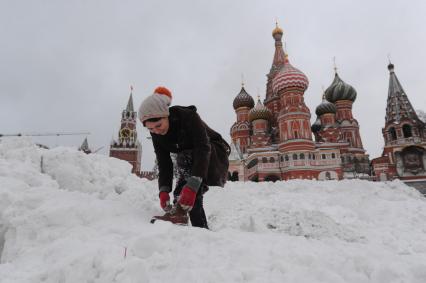 Москва. Сугробы на Красной площади.