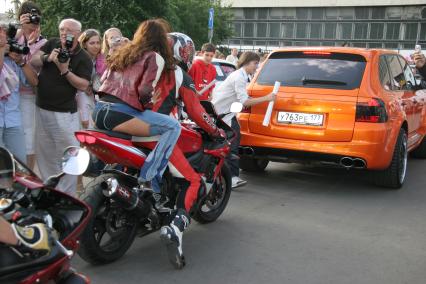 Диск83. СК ОЛИМПИЙСКИЙ. Церемония вручения национальной музыкальной премии МУЗ-ТВ 2007 год. На снимке: певица Дайнеко Виктория