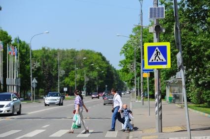 Москва. Светофор на солнечных батареях.