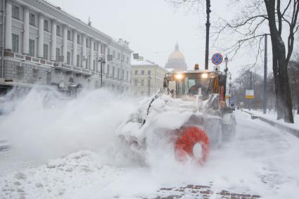 Санкт-Петербург. Уборка снега.