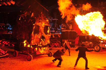 Москва.   Новогодние представление в байк-центре `Ночные волки` на улице Нижние Мневники.