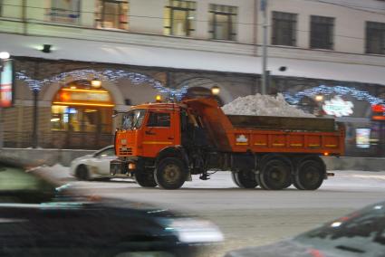 Екатеринбург. Вывоз снега.