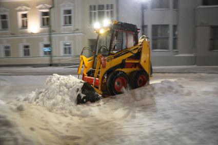 Екатеринбург. Уборка снега с улиц города.