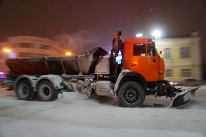 Екатеринбург. Уборка снега с улиц города.