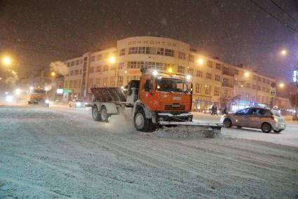 Екатеринбург. Уборка снега с улиц города.