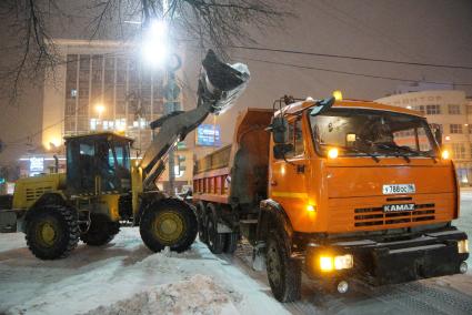 Екатеринбург. Уборка снега.