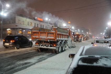 Екатеринбург. Уборка снега с улиц города.