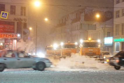 Екатеринбург. Уборка снега с улиц города.