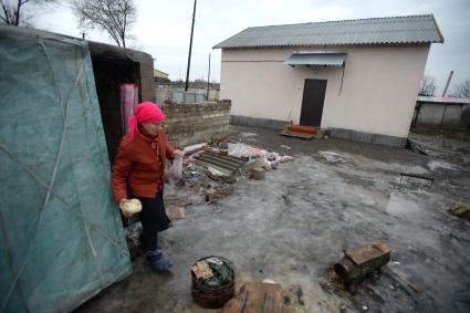 Украина. Луганская область. Село Хрящеватое под Луганском. Восстановленный дом, пострадавший в результате обстрела.