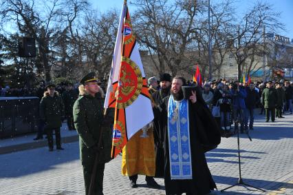 Евпатория. Церемония вручения Боевого знамени 40-му отдельному командно-измерительному комплексу войск воздушно-космической обороны на центральной площади.