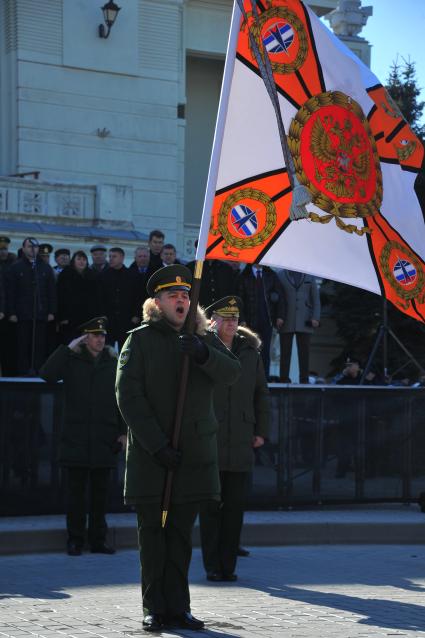 Евпатория. Церемония вручения Боевого знамени 40-му отдельному командно-измерительному комплексу войск воздушно-космической обороны на центральной площади.