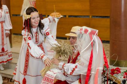 Самара. Традиционная белорусская свадьба прошла в Доме Дружбы народов.