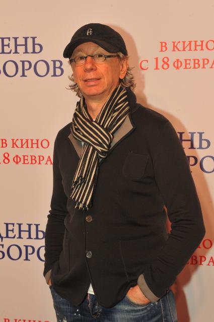 Москва. Певец, композитор Аркадий Укупник на премьере фильма `День выборов 2` в кинотеатре `Москва`.