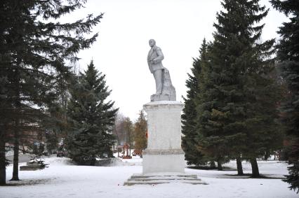 Ярославская область, г. Углич. Памятник В.И. Ленину.