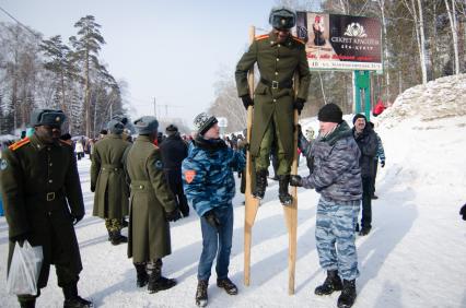 Масленица в Новосибирске. Военные из Конго посетили народные гуляния в Академгородке.