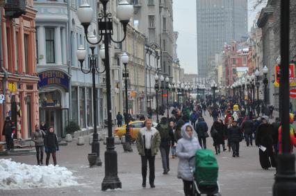 Москва. Прохожие на Старом Арбате.