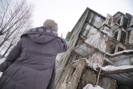 Свердловская область. Жилой дом в поселке Вересовка, где в 1996 году произошел взрыв бытового газа, уже более 20 лет стоит без подъезда.